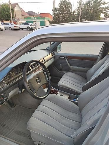 sprinter classic: Mercedes-Benz W124: 1989 г., 2.3 л, Механика, Бензин, Седан — 4