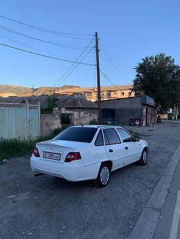 тез арада: Daewoo Nexia: 2010 г., 1.6 л, Кол менен иштөөчү, Бензин, Седан — 3