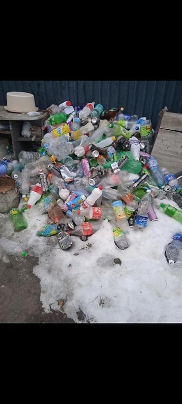 Отдам даром: Отдам даром баклашки, находится в Новопокровке около 40 кг и банки от — 1