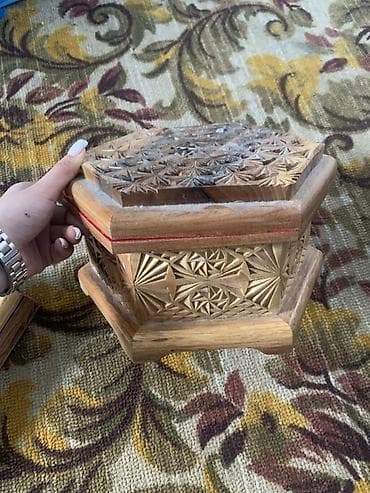 часы из дерева: Резная деревянная шкатулка для украшений/ручек - Материал — 7