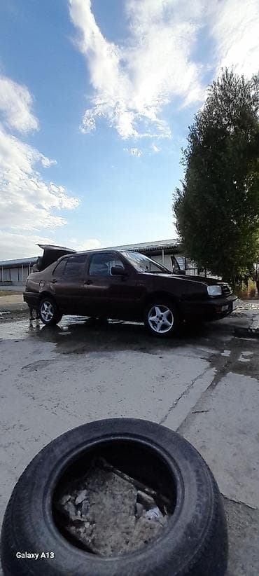 chery tigo: Volkswagen Vento: 1982 г., Седан — 3