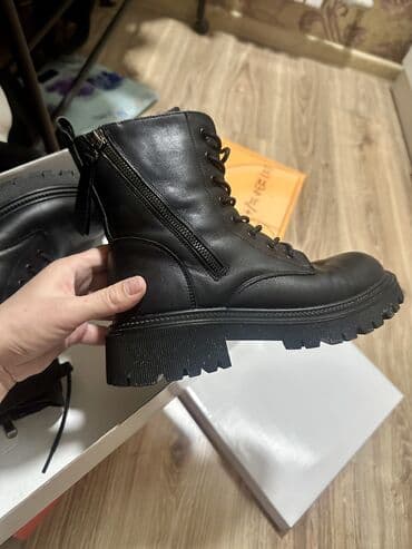 женские зимние сапоги из натуральной кожи и меха: Кожанные, В хорошем состоянии, очень мало носила — 4