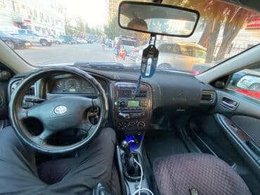 набор ключей в чемодане цена: Toyota Avensis: 2000 г., 1.6 л, Механика, Бензиновая, Седан — 6