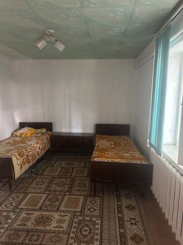сдаю пол дом дордой: 25 м², 2 комнаты — 1