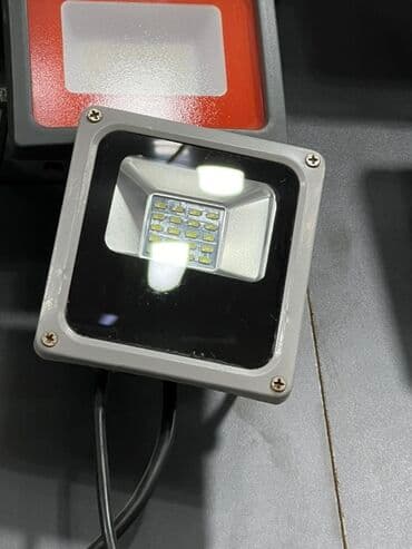 Светодиодный прожектор компактного форм‑фактора. Характеристики и