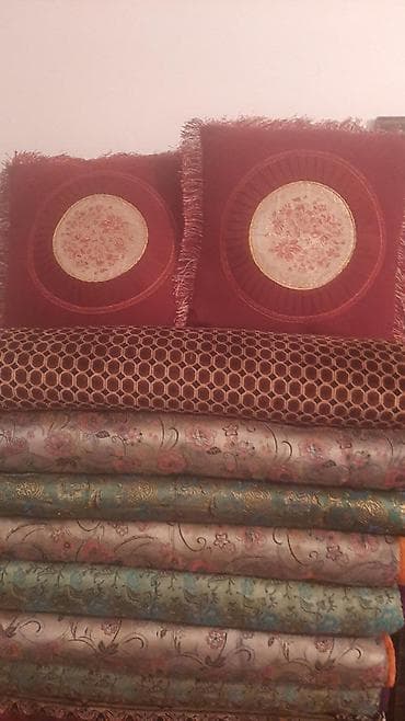 Промышленная химия: Жер төшөктөр 2,5-3метр. Этно диванга жаздыкчалар 6шт. Жөлөнгүч — 3