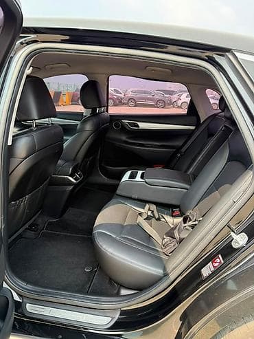 e klass: Hyundai Grandeur: 2020 г., Седан — 10