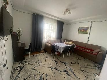 дома с петровка: Срочно продается 3комнатный дом барачного типа в центре города Каракол — 2