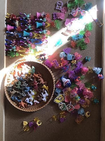 Оюнчуктар: Продаю большой лот игрушек из Kinder Surprise, всего 106 штук. В — 7