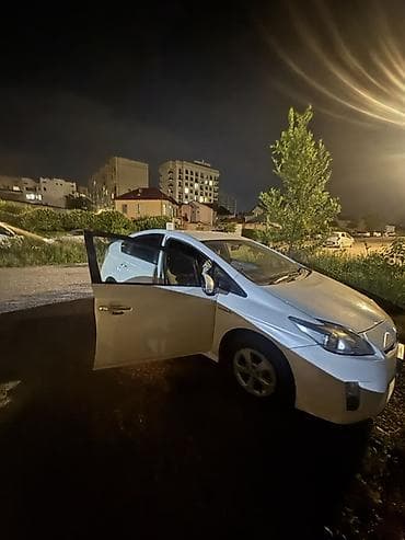 цена тойота хайлендер: Toyota Prius: 2010 г., Автомат, Гибрид, Хэтчбэк — 3