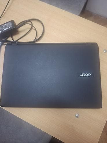 Ноутбук Acer Aspire ES 15 (модель ES1-531-C34D) - Экран 15.6"