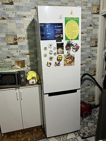 марожный халадилник: Холодильник Indesit, Двухкамерный — 1