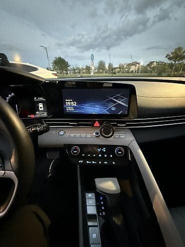 Транспорт: Hyundai Avante: 2022 г., 1.6 л, Автомат, Гибрид, Седан — 5