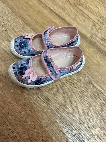 Комплекты одежды: Польские тапочки 28 размер 4/5 лет viggami носили в садик и особо не — 2