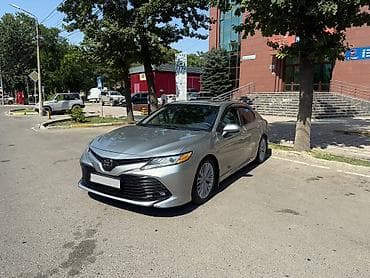 Toyota Camry: 2018 г., 2.5 л, Автомат, Бензин, Седан