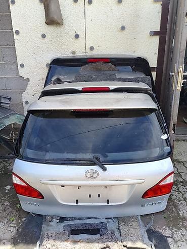 Транспорт: Крышка багажника Toyota, 2004 г., Б/у, Оригинал — 1