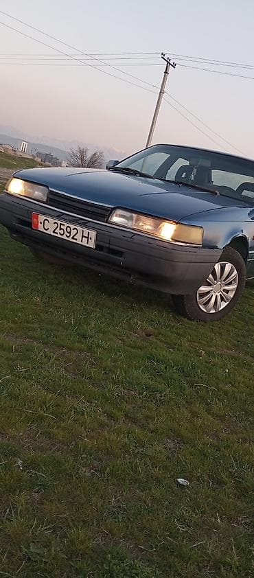 бар авто: Mazda 626: 1987 г., 2 л, Кол менен иштөөчү, Бензин, Хетчбек — 1