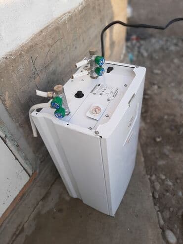 эмеректер бу: Топтолмо суу жылыткыч Бактын көлөмү: 30 л, Ariston, Дат баспас болот, Колдонулган — 3