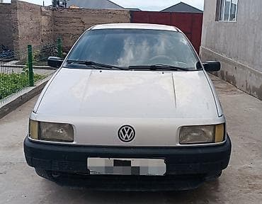 Volkswagen Passat: 1992 г., 1.8 л, Механика, Бензин, Седан