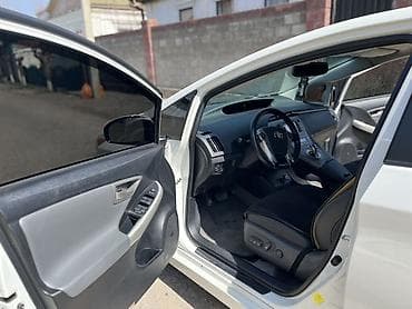 капот приус: Toyota Prius: 2015 г., 1.8 л, Вариатор, Гибрид, Хэтчбэк — 8