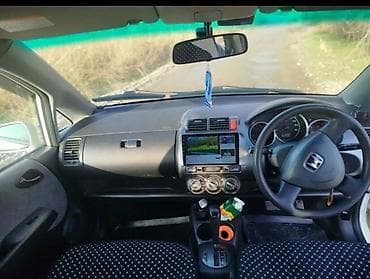фучика 18 а: Honda Fit: 2002 г., 1.3 л, Вариатор, Бензин, Хэтчбэк — 7