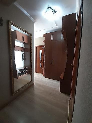 Квартиры: 5 и более комнат, 100 м² — 6