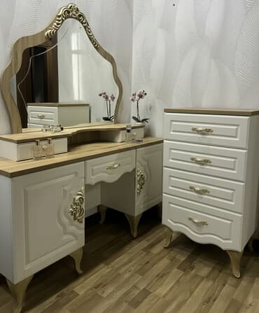 Туалетный столик, Новый, С зеркалом, цвет - Бежевый