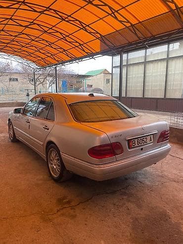 бу автомобиля: Mercedes-Benz E-Class: 1995 г., 3.2 л, Автомат, Бензин, Седан — 6