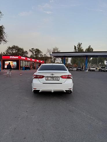 bmw 2: Toyota Camry: 2019 г., Автомат, Бензин, Седан — 7