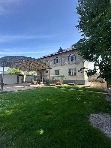 Продается 2-х эт. дом 177,8м2, с участком 5 соток, в р-н Ак-Орго