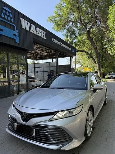 chevrolet comaro: Toyota Camry: 2018 г., 2.5 л, Автомат, Бензин, Седан — 2