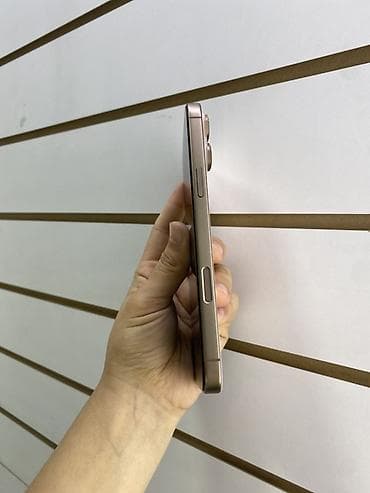 iphone 11 pro max 512gb: IPhone 16 Pro Max, 256 ГБ, цвет светлый (на фото), модель MYW33LL/A — 9