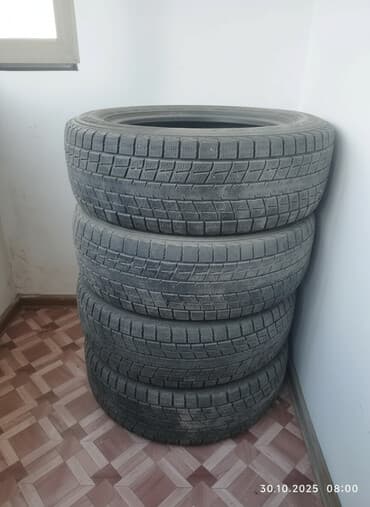 покрышк: Шины 225 / 60 / R 17, Зима, Комплект, Внедорожные (АТ/МТ), Dunlop — 1