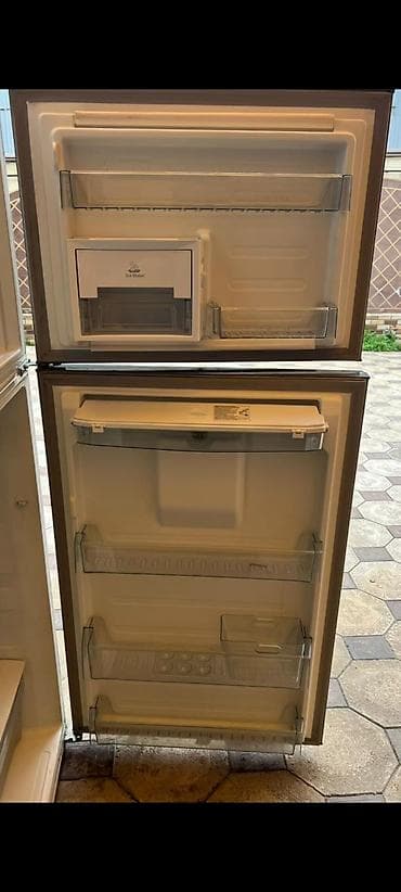 razer viper: Холодильник Blesk, Двухкамерный — 5