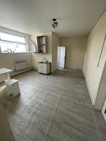 Студия с санузлом и базовой кухней - Планировка: просторная студия