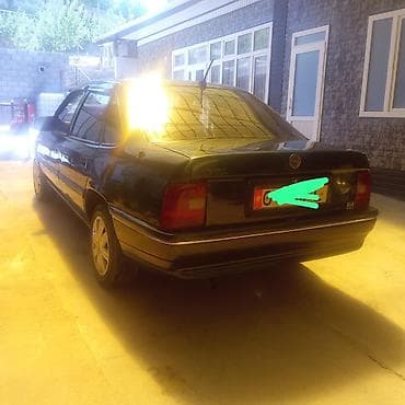 е 190: Opel Vectra: 1992 г., 1.8 л, Механика, Седан — 4