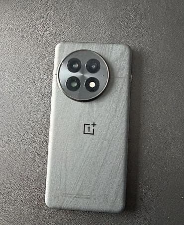 realme c3: OnePlus 13 — 3