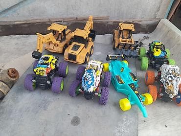 гитара отдам даром: Актуально.Срочный обмен на рулет в пачках или вафли за каждую — 3