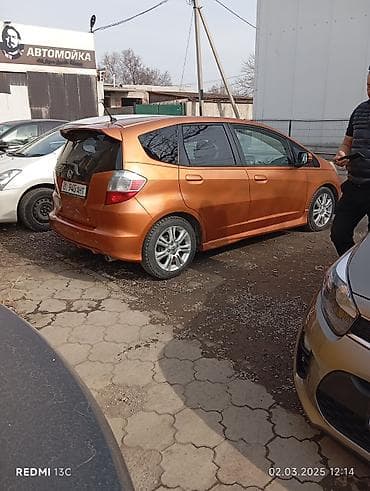 малолитражка машина: Honda Fit: 2010 г., Бензин, Хэтчбэк — 3