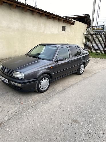 highlander 2012: Volkswagen Vento: 1992 г., 2 л, Ручные, Бензин, Седан — 2