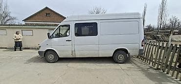 Жеңил жүк ташуучу унаа, Mercedes-Benz — 6