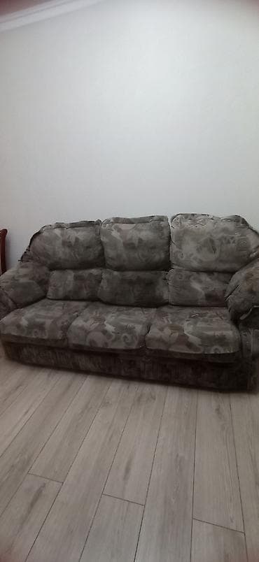 Прямой диван, Б/у