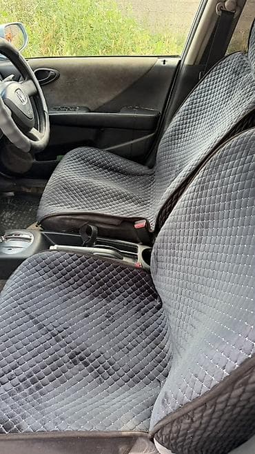 Honda Fit: 2001 г., 1.3 л, Автомат, Бензин, Хэтчбэк — 4