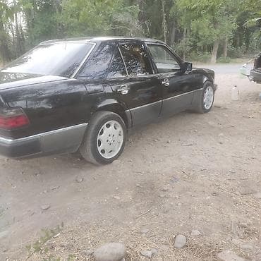 мер 124: Mercedes-Benz W124: 1990 г., 2.3 л, Механика, Бензин, Седан — 3
