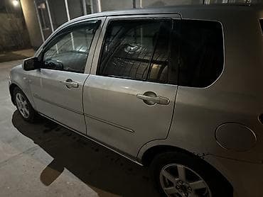 bmw 5: Mazda Demio: 2004 г., 1.5 л, Автомат, Бензин, Хэтчбэк — 7