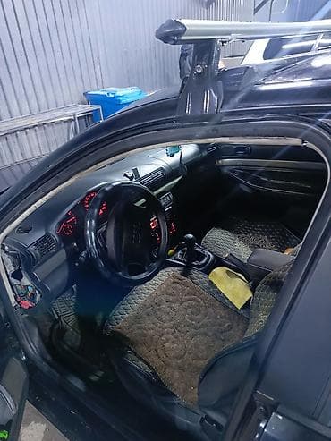 Audi A4: 1995 г., Механика, Седан