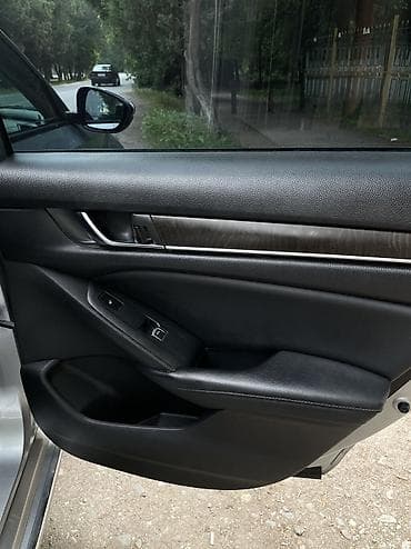 Транспорт: Honda Accord: 2018 г., 1.5 л, Автомат, Бензин, Седан — 9