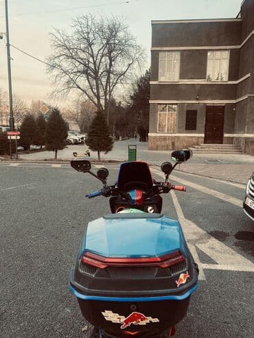 тенты на авто: Макси-скутер 175 куб. см, Бензин, Б/у — 4