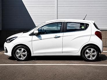 Продажа авто: Chevrolet Spark: 2016 г., 1 л, Вариатор, Бензин — 3