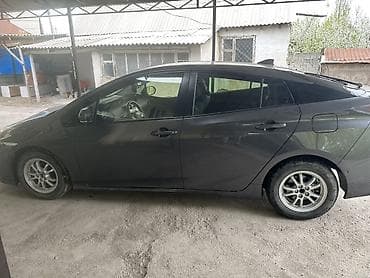 Продажа авто: Toyota Prius: 2018 г., 1.8 л, Гибрид, Хэтчбэк — 4